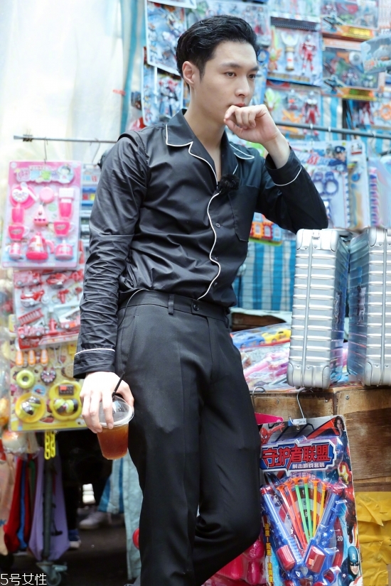 2018男生流行什么發(fā)型款式？2018男生染發(fā)顏色推薦