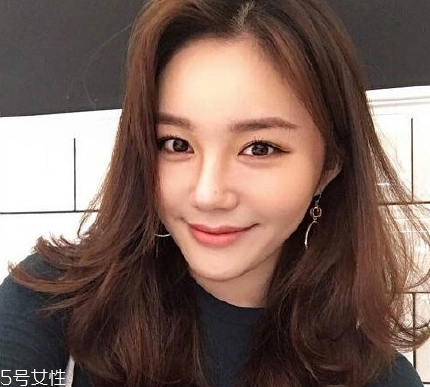 凌亂小卷中長(zhǎng)發(fā)怎么弄好看？超美的凌亂小卷中長(zhǎng)發(fā)