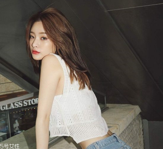 凌亂小卷中長(zhǎng)發(fā)怎么弄好看？超美的凌亂小卷中長(zhǎng)發(fā)