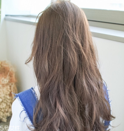 顯白的棕色系發(fā)色有哪些？棕色系發(fā)色大盤點(diǎn)