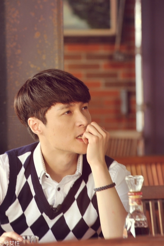 2018男生流行什么發(fā)型款式？2018男生染發(fā)顏色推薦