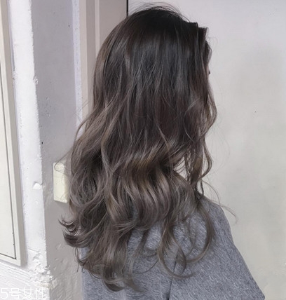 顯白的棕色系發(fā)色有哪些？棕色系發(fā)色大盤點(diǎn)