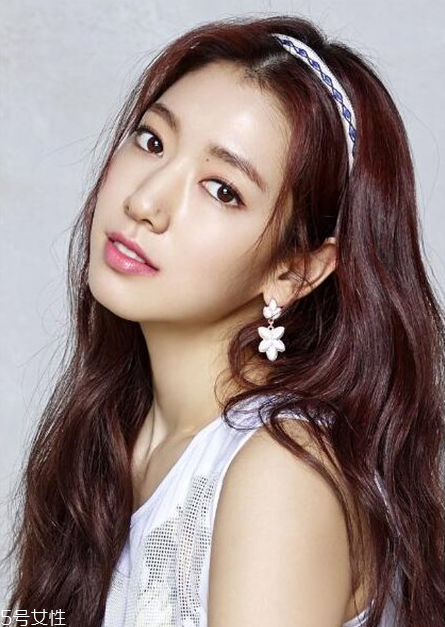 顯白的棕色系發(fā)色有哪些？棕色系發(fā)色大盤點(diǎn)