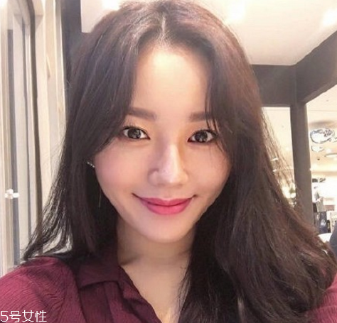 凌亂小卷中長(zhǎng)發(fā)怎么弄好看？超美的凌亂小卷中長(zhǎng)發(fā)