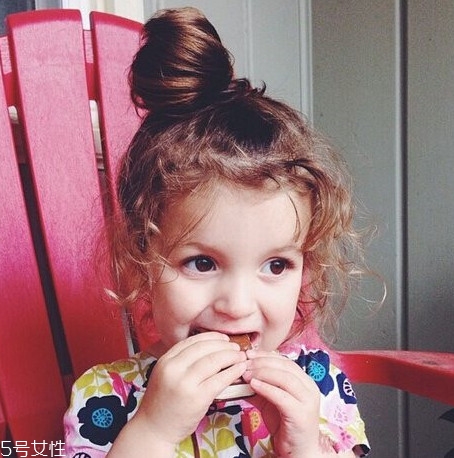 小女孩扎什么頭發(fā)好看？小公主發(fā)型大全