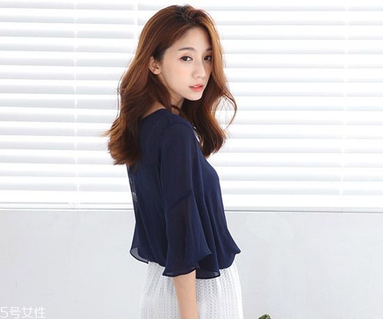 凌亂小卷中長(zhǎng)發(fā)怎么弄好看？超美的凌亂小卷中長(zhǎng)發(fā)