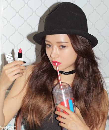 顯白的棕色系發(fā)色有哪些？棕色系發(fā)色大盤點(diǎn)