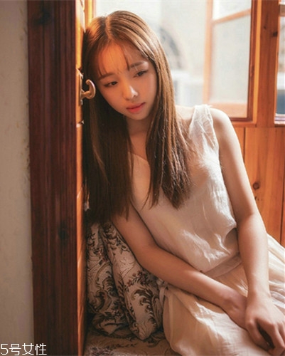 小個(gè)子女生適合什么發(fā)型？蓬松隨意效果