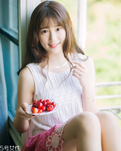 小個(gè)子女生適合什么發(fā)型？蓬松隨意效果