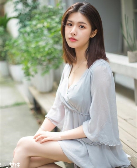 齊肩直發(fā)染什么顏色好看？簡(jiǎn)單好看的齊肩發(fā)扎法