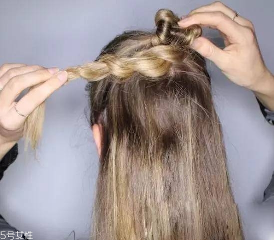 女生冬天長(zhǎng)發(fā)怎么編好看？長(zhǎng)發(fā)妹紙才懂得的痛