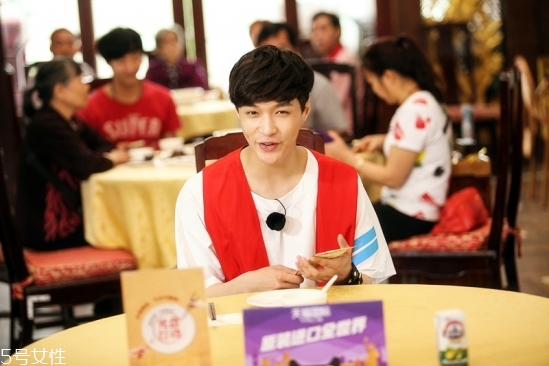 2018男生流行什么發(fā)型款式？2018男生染發(fā)顏色推薦