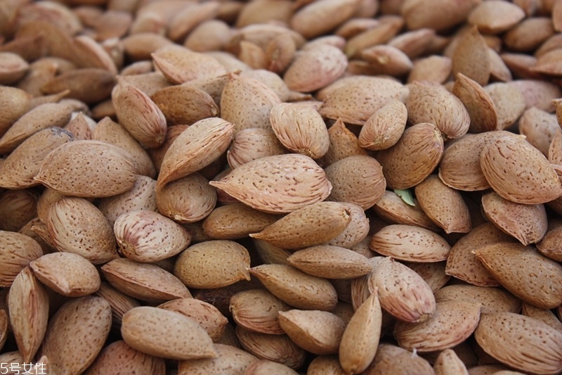 杏仁茶用什么杏仁 此杏仁非彼杏仁 杏仁茶用什么杏仁 此杏仁非彼杏仁