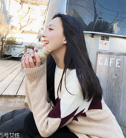 毛衣沾上油漆怎么去除？清涼油就能解決