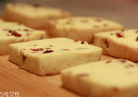 蔓越莓餅干可以用葡萄干代替嗎 蔓越莓餅干可以用葡萄干代替嗎