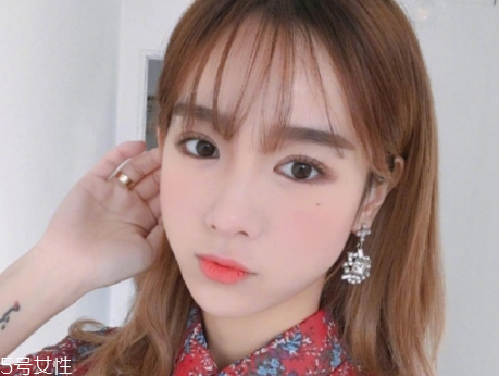 空氣劉海往上翹怎么辦？好前衛(wèi)的空氣劉海