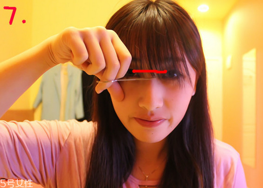 空氣劉海往上翹怎么辦？好前衛(wèi)的空氣劉海