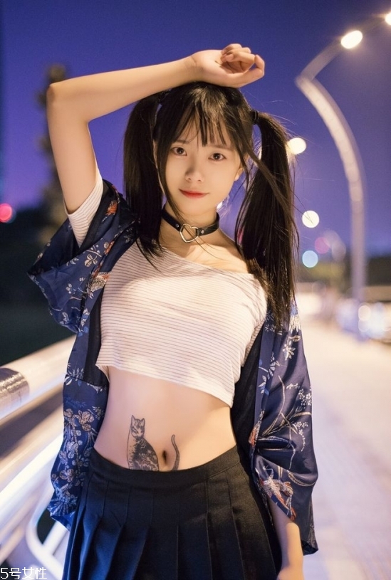 2018冬天流行什么發(fā)色？簡(jiǎn)單漂亮的披肩發(fā)