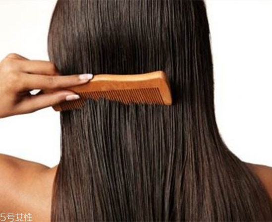 頭發(fā)快變長(zhǎng)的最快方法 8招幫你減少脫發(fā) 頭發(fā)快變長(zhǎng)的最快方法 8招幫你減少脫發(fā)