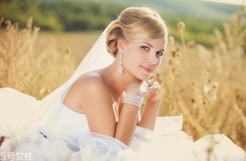 2018新娘發(fā)型圖片大全 最美的就是你 2018新娘發(fā)型圖片大全 最美的就是你