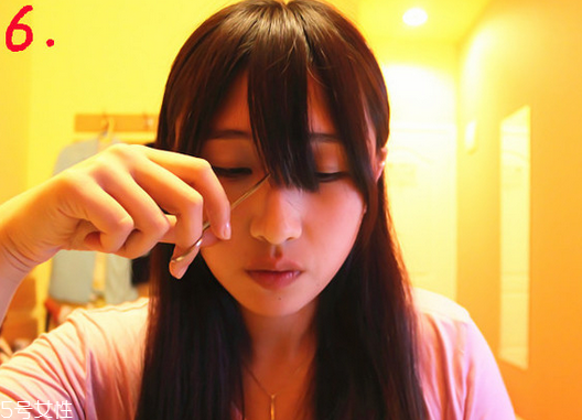 空氣劉海往上翹怎么辦？好前衛(wèi)的空氣劉海