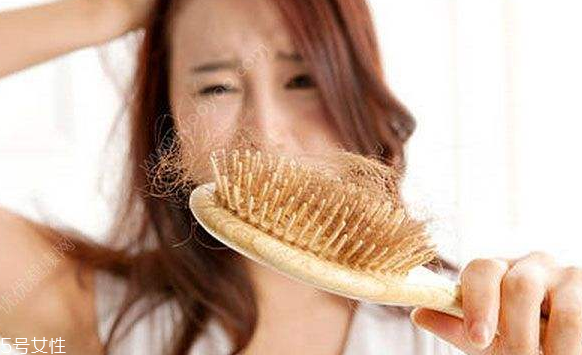 頭發(fā)快變長(zhǎng)的最快方法 8招幫你減少脫發(fā) 頭發(fā)快變長(zhǎng)的最快方法 8招幫你減少脫發(fā)