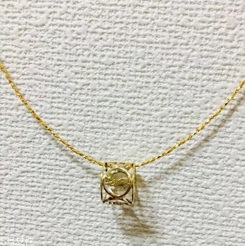 如何選擇口紅色號(hào)？口紅必不可少