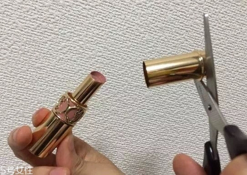 如何選擇口紅色號(hào)？口紅必不可少