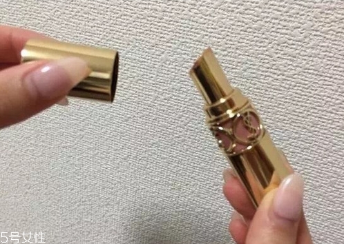 如何選擇口紅色號(hào)？口紅必不可少