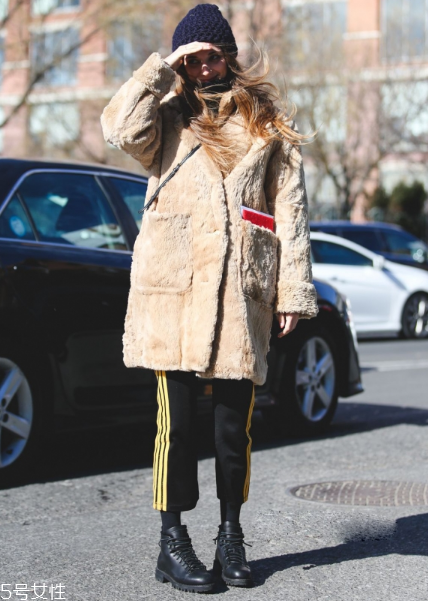 校服褲搭配什么鞋子？不同鞋子不同風(fēng)格