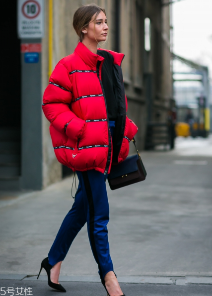 校服褲搭配什么鞋子？不同鞋子不同風(fēng)格