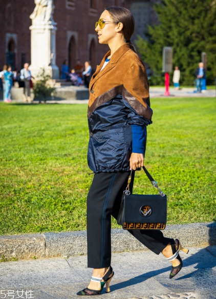 校服褲搭配什么鞋子？不同鞋子不同風(fēng)格