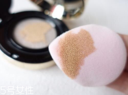 冬天適合用氣墊還是粉底液？冬天底妝和氣墊更配哦