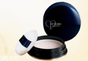 買粉餅好還是散粉？精致女孩粉餅是標(biāo)配