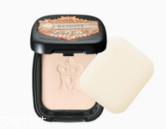 買粉餅好還是散粉？精致女孩粉餅是標(biāo)配