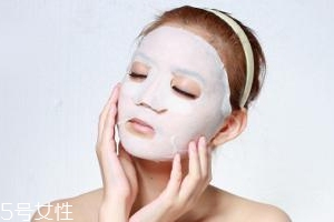 敷完面膜不能化妝嗎？立即化妝傷害大