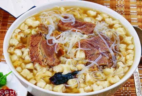 羊肉泡饃好吃嗎 肉爛湯濃 羊肉泡饃好吃嗎 肉爛湯濃