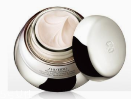 補水面霜哪個牌子好用？補水面霜還是大牌好