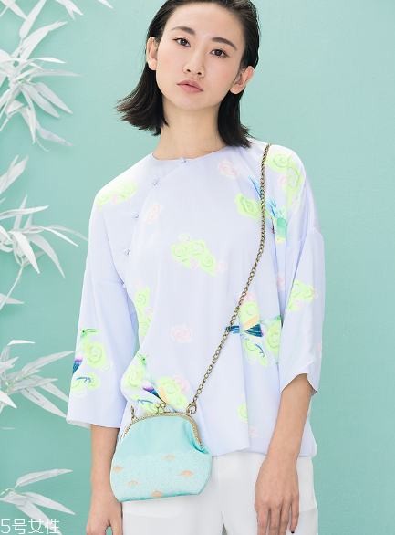 中國(guó)風(fēng)衣服怎么搭配？帶你演繹傳統(tǒng)之美