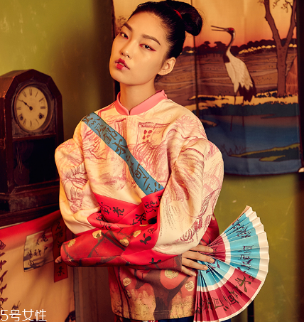 中國(guó)風(fēng)衣服怎么搭配？帶你演繹傳統(tǒng)之美