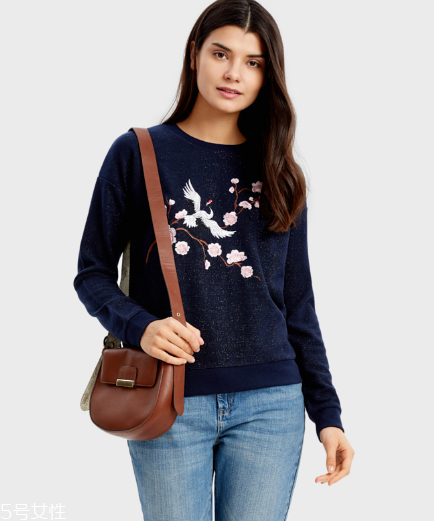 中國(guó)風(fēng)衣服怎么搭配？帶你演繹傳統(tǒng)之美