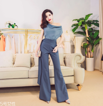 喇叭褲適合什么身材？初春演繹復(fù)古時尚