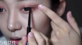 微醺桃花妝怎么化妝？簡(jiǎn)單步驟滿足爆棚少女心