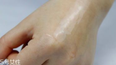 蘭蔻粉水適合什么年齡？只針對年輕肌底