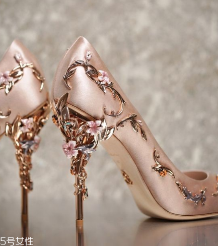 ralph russo是什么檔次？動人心弦的精美工藝