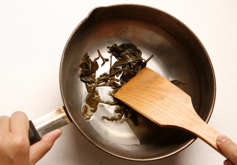 泡過的茶葉可以當(dāng)花肥嗎 還有這些作用 泡過的茶葉可以當(dāng)花肥嗎 還有這些作用