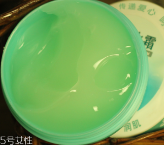 冬季臉部干燥如何補(bǔ)水？超便宜國貨補(bǔ)水神器