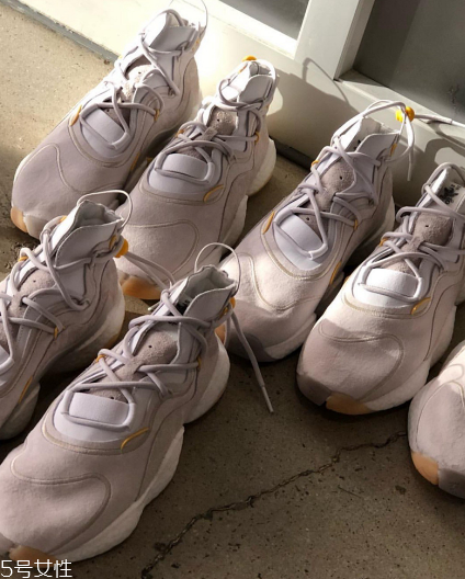 bristol studio與adidas crazy byw聯(lián)名款在哪買_多少錢？