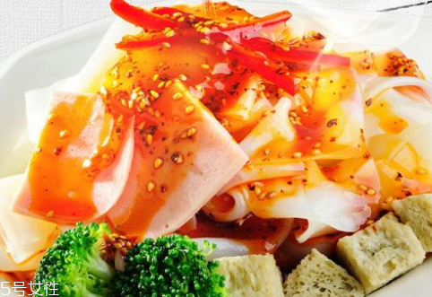 一斤面粉可以做多少?zèng)銎? 一斤面粉可以做多少?zèng)銎?