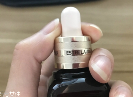 雅詩(shī)蘭黛適合油性皮膚嗎？